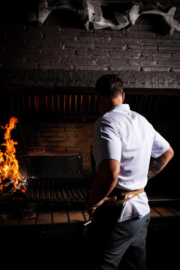 Carne sobre el fuego